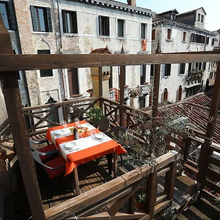Apartment Ca Barbaro With Altana-appartamenti Storici- Venice